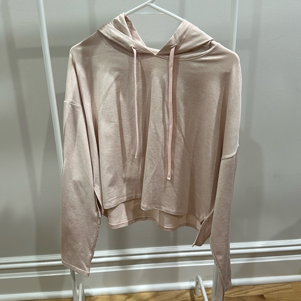 We over Me cropped hoodie